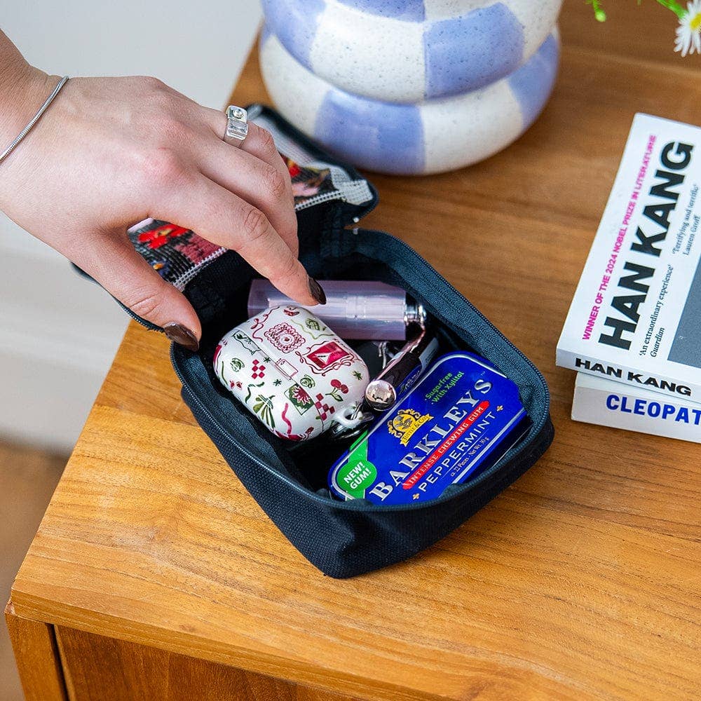 POP ART PETALS - Needlepoint Pouch Kit