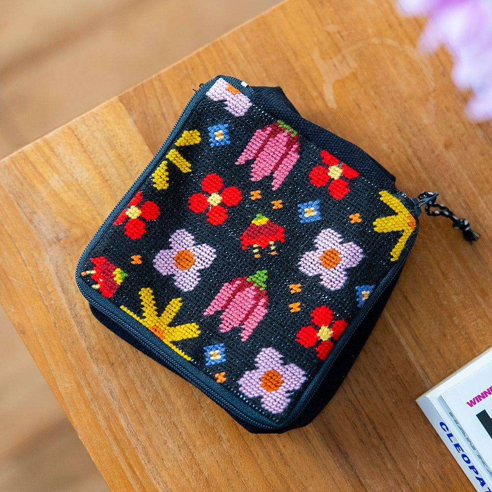 POP ART PETALS - Needlepoint Pouch Kit