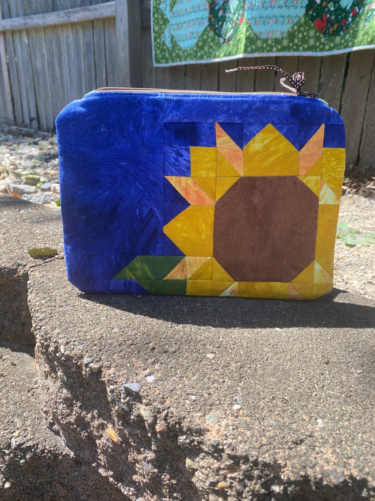 Sunflower Pieced Zipper Pouch Workshop OCTOBER 10, 10:30-3:30, ALL SUPPLIES INCLUDED