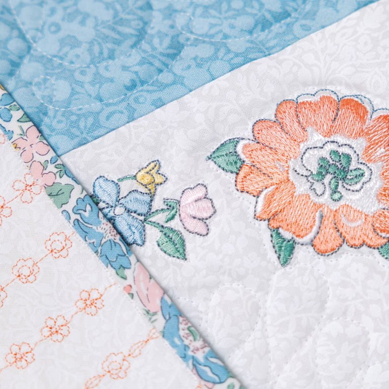 BERNINA 580 Liberty Edition, Gifts with Purchase
