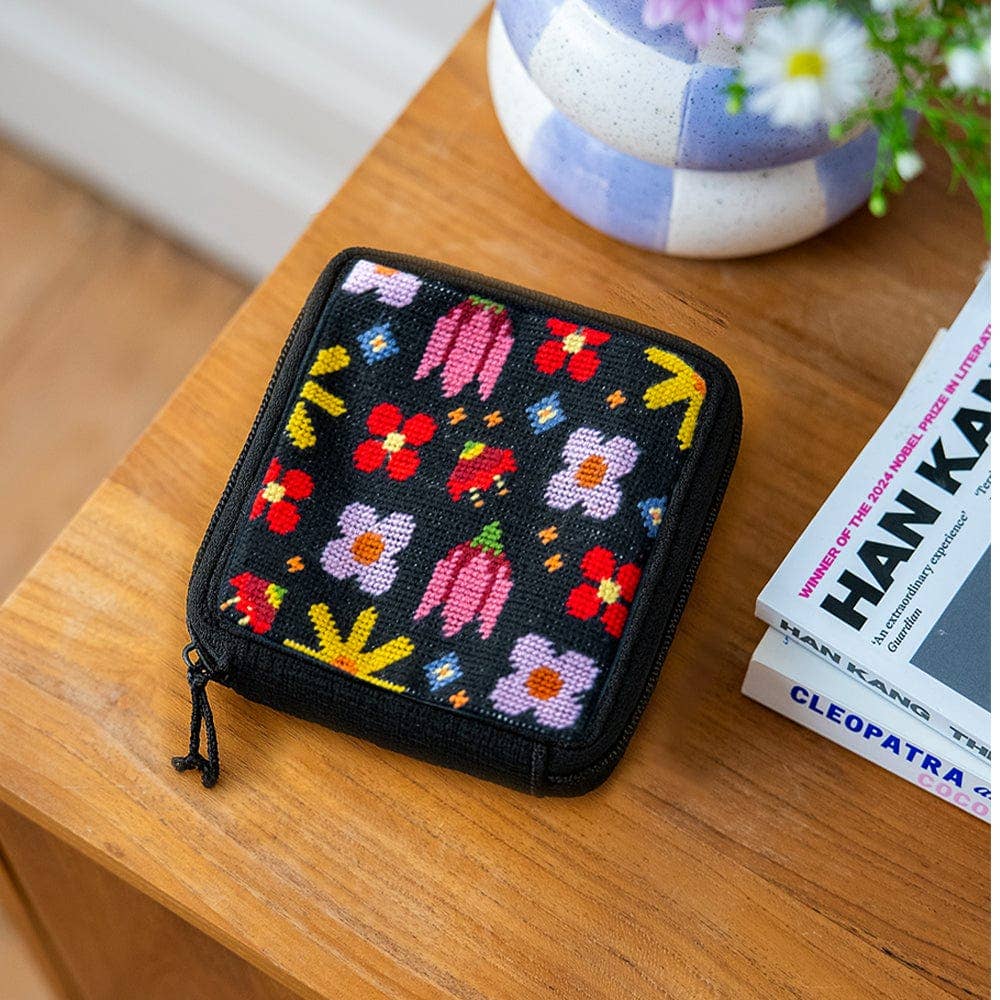 POP ART PETALS - Needlepoint Pouch Kit