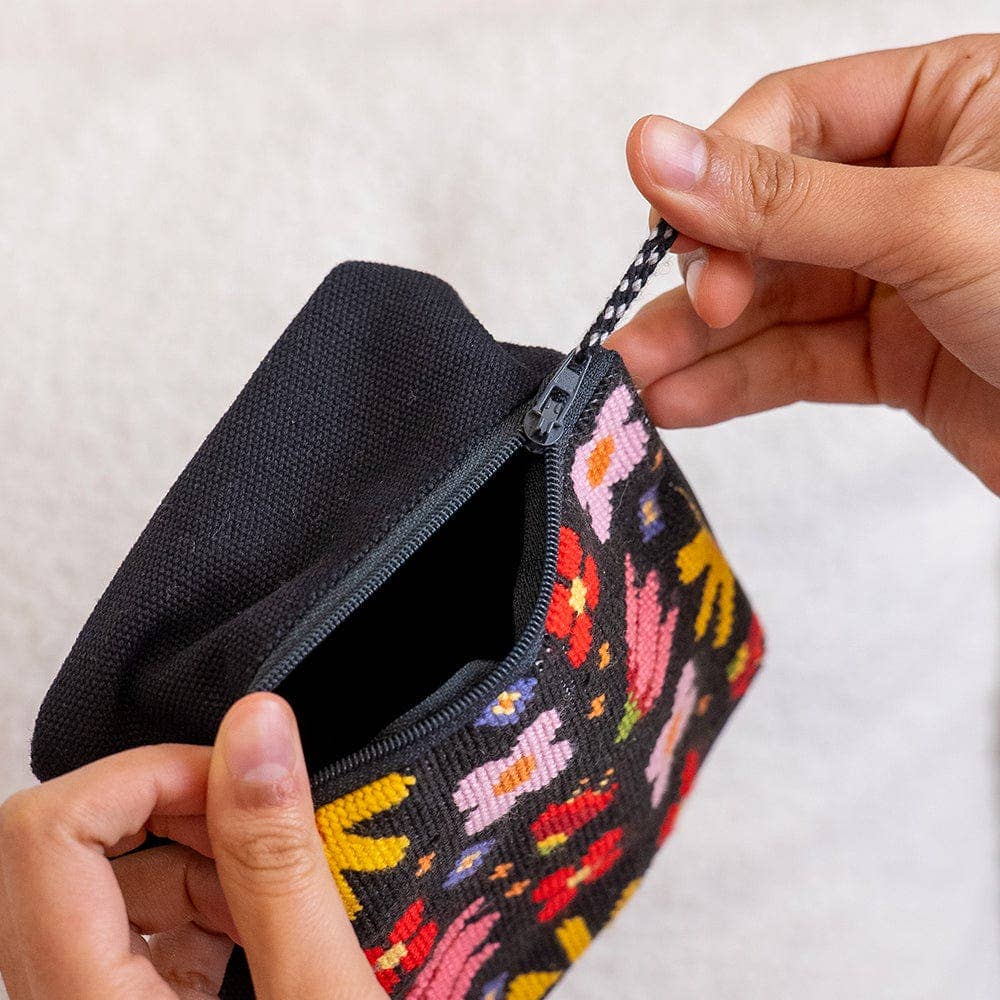 POP ART PETALS - Needlepoint Pouch Kit